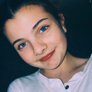 Meet your Posher, Isabella